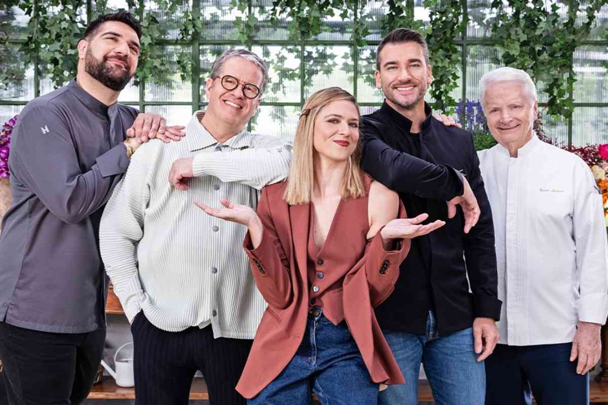 Giudici e conduttrice di Bake Off