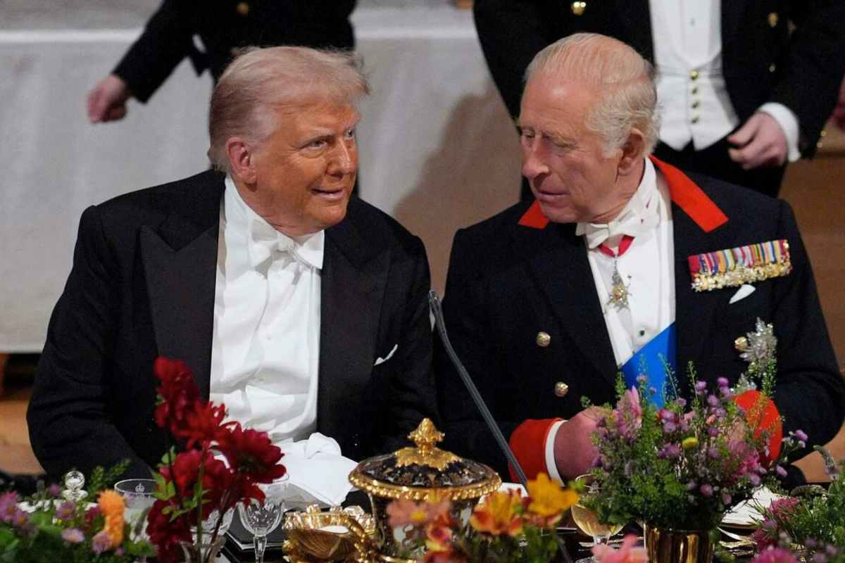 Donald Trump e Re Carlo durante il pasto