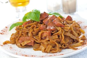 Pasta con ceci e salsiccia