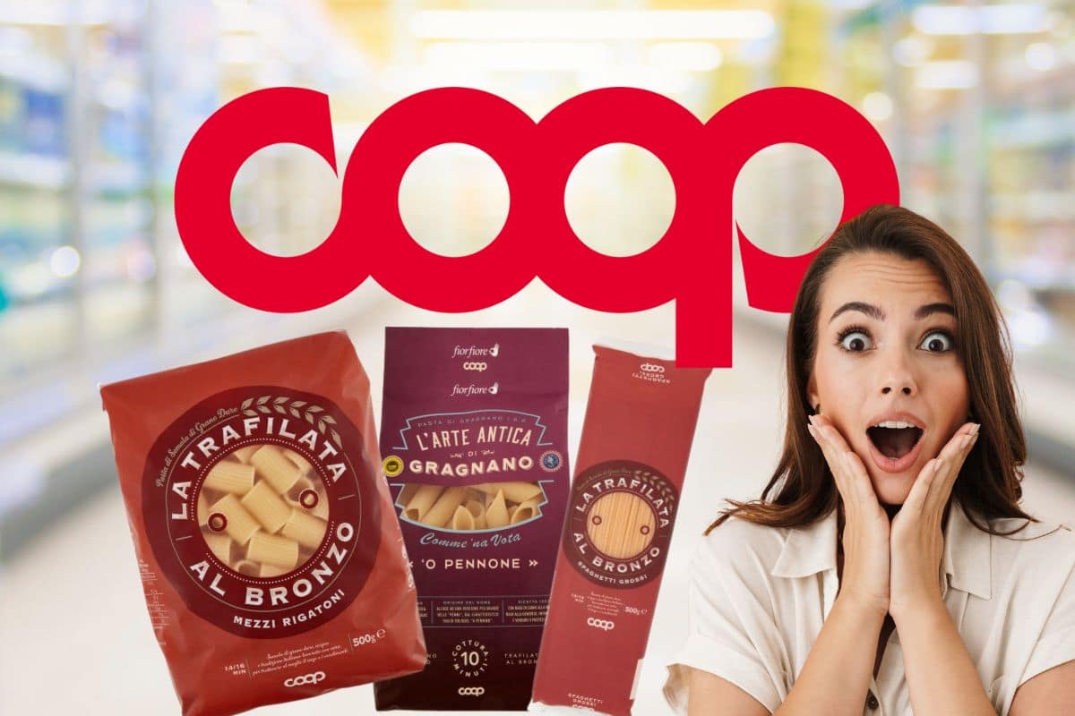 logo coop con pasta coop e donna sorpresa con sfondo supermercato