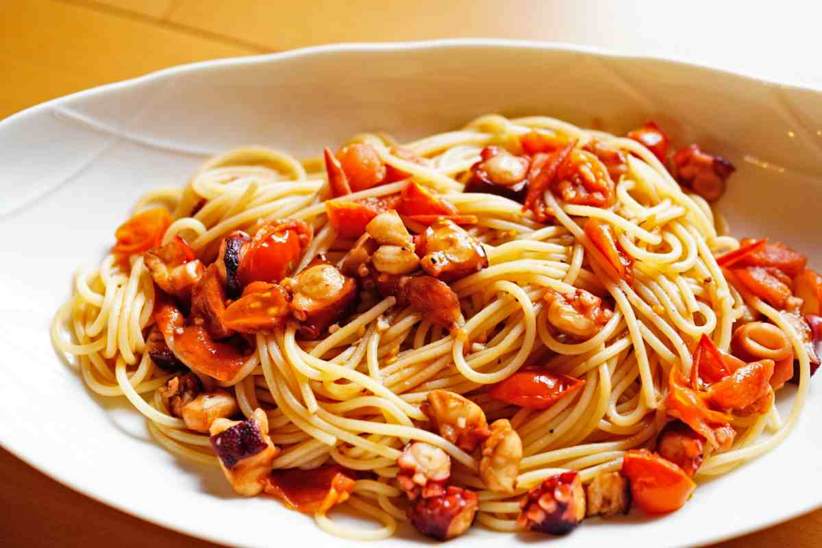 Spaghetti con polpo e pomodoro
