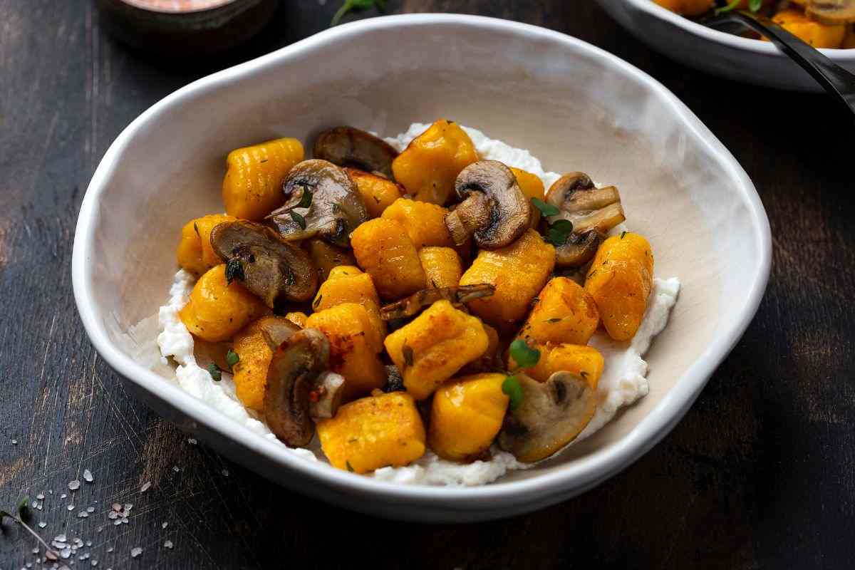 gnocchi di zucca ai funghi