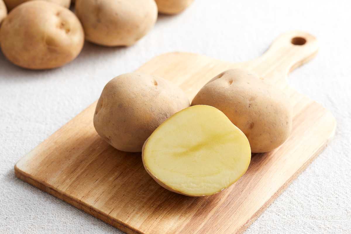 patate su tagliere